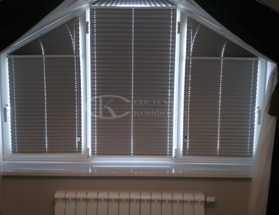 Портфолио жалюзи на треугольные окна